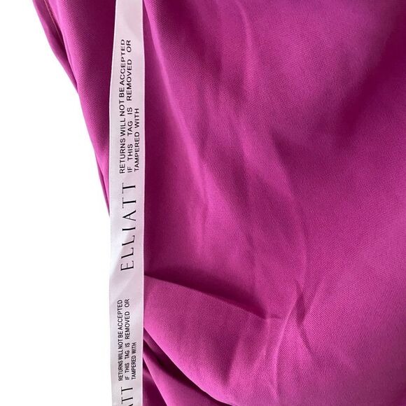 Elliatt X REVOLVE Gwenyth Dress Orchid pink
Asymmetrical One Shoulder Gown S - Picture 6 of 10